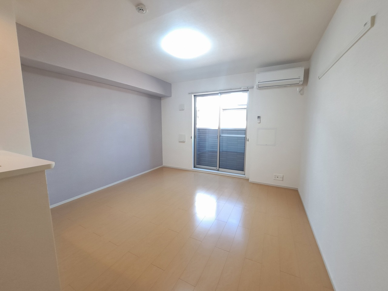 プリムローズ甲子園の洋室