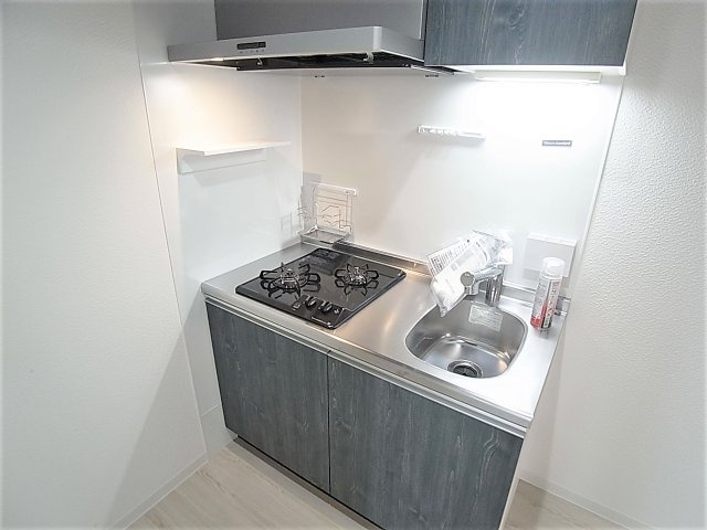 あんしん上沢駅のキッチン|システムキッチン、2口ガスコンロ（冷蔵庫無料レンタル有り）