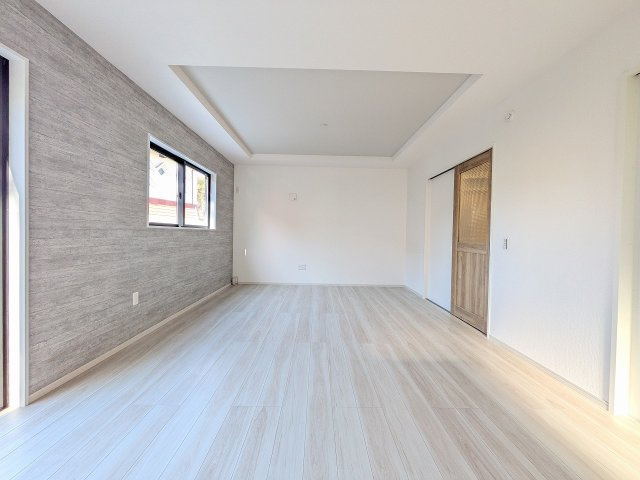 八王子市　緑町　新築一戸建て　９期の居間・リビング|～18.2帖の明るく開放感のあるLDK、家族団欒の時間をお過ごしいただけます～