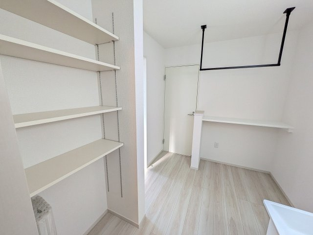 八王子市　緑町　新築一戸建て　９期の脱衣所|～脱衣所には室内物干しを設置～