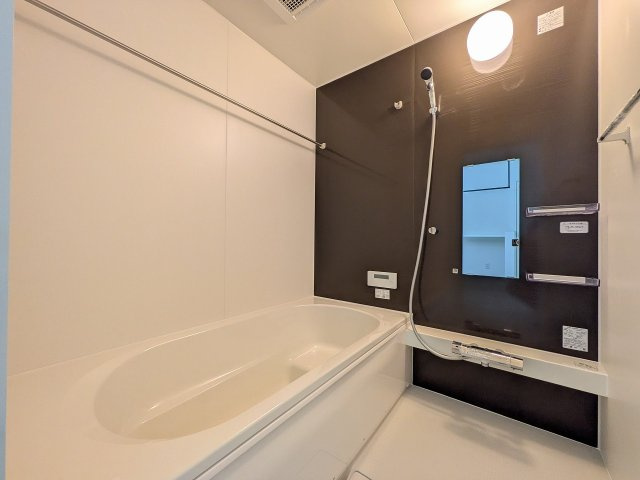 八王子市　緑町　新築一戸建て　９期の浴室|～浴室暖房乾燥機能付き　遅い時間のお洗濯や、梅雨時期・花粉の時期など大活躍です～