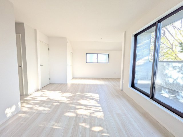 八王子市　緑町　新築一戸建て　９期の寝室|～2階15.2帖の主寝室　間仕切りをすれば9.7帖・5.5帖の洋室2部屋にも対応可能です～