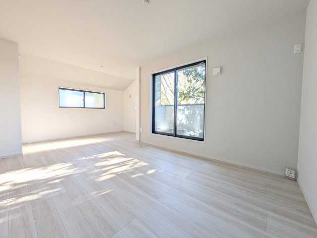 八王子市　緑町　新築一戸建て　９期の子供部屋|～2階15.2帖の主寝室　間仕切りをすれば9.7帖・5.5帖の洋室2部屋にも対応可能です～