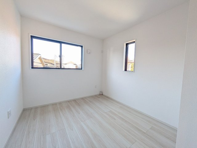 八王子市　緑町　新築一戸建て　９期の子供部屋|～2階5.0帖の洋室　2面採光で明るく風通しの良いお部屋です～