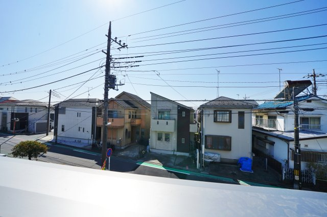 【ちょうどいい暮らし宮沢2丁目】南側公道×並列2台駐車可｜18帖超LDKの開放感ある新築戸建★仲介手数料無料★の展望|周囲は低層住宅が中心の落ち着いた街並み。視界が抜けており、圧迫感のない開放的な眺望が広がります。