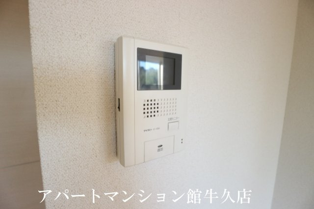 グランド メゾン Bのセキュリティ|カラーモニター付インターホン