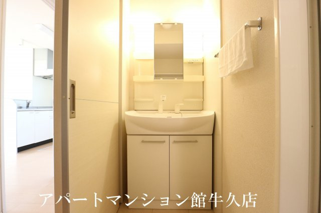 グランド メゾン Bの独立洗面台|洗髪洗面化粧台