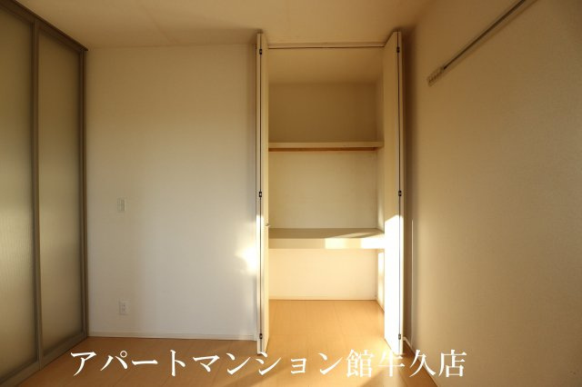 グランド メゾン Bの収納|ウォークインクローゼット仕様