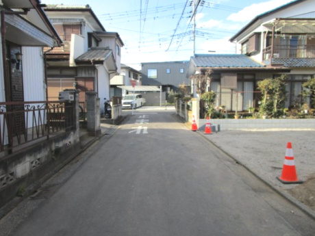 北本市西高尾８丁目　新築住宅の前面道路含む現地写真