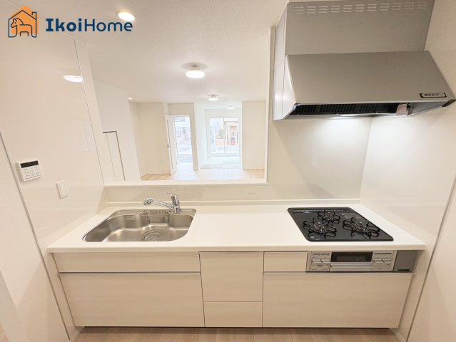 神戸市西区王塚台第6　5号棟　新築戸建のキッチン|【ホームページに現地動画掲載中】●年中無休：当日予約可●人気の対面キッチン♪調理スペースもゆったり！