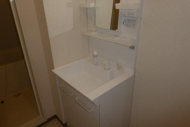 セジュール三宅Ｄの独立洗面台|シャンプードレッサー