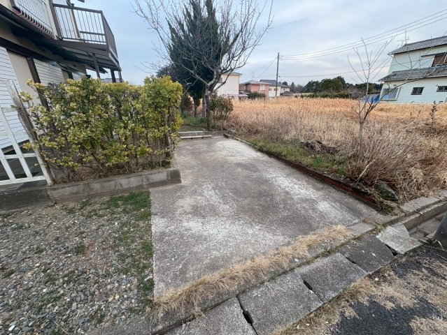 【駐車場】