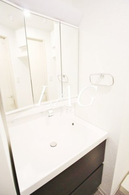 【洗面所】 | ＶＡＬＥＮＴＩＡ麻布 | 洗面台です。