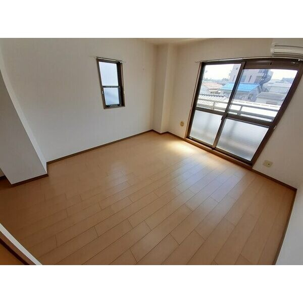 マサーナ阪神の居間・リビング