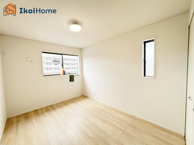 神戸市西区王塚台第6　1号棟　新築戸建の寝室|【ホームページに現地動画掲載中】●年中無休：当日予約可●２倍の断熱効果がある全居室ペアガラス標準装備