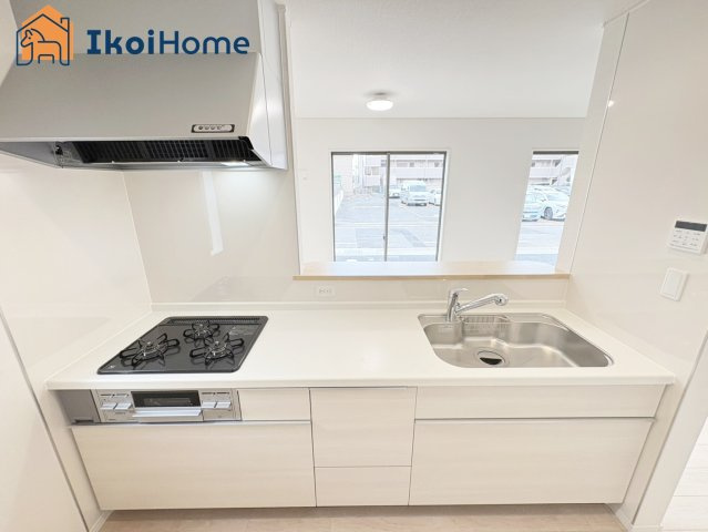 神戸市西区王塚台第6　1号棟　新築戸建のキッチン|【ホームページに現地動画掲載中】●年中無休：当日予約可●カウンターキッチンからは室内が見渡せます。