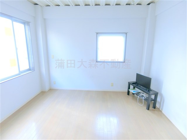 ヂオメトリーの居間・リビング