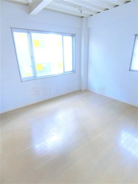 ヂオメトリーの居間・リビング