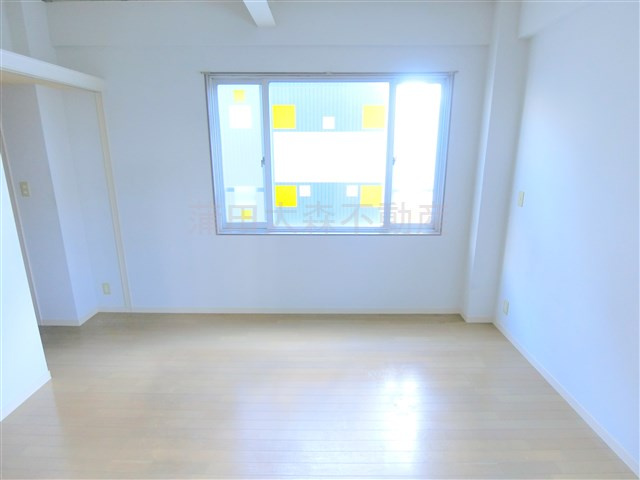 ヂオメトリーの居間・リビング