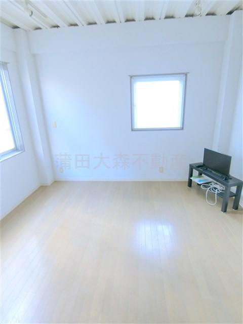 ヂオメトリーの居間・リビング