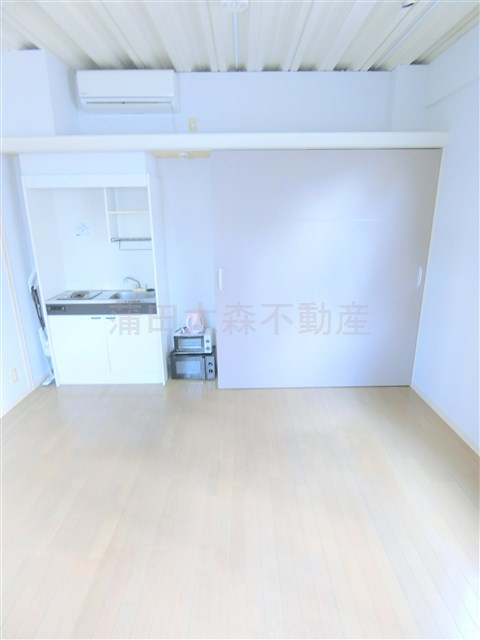 ヂオメトリーの居間・リビング