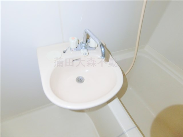 ヂオメトリーの浴室