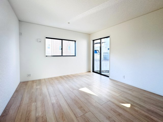 三郷市彦成１丁目新築戸建（彦成第６）の居間・リビング|15.62帖リビングダイニングキッチン