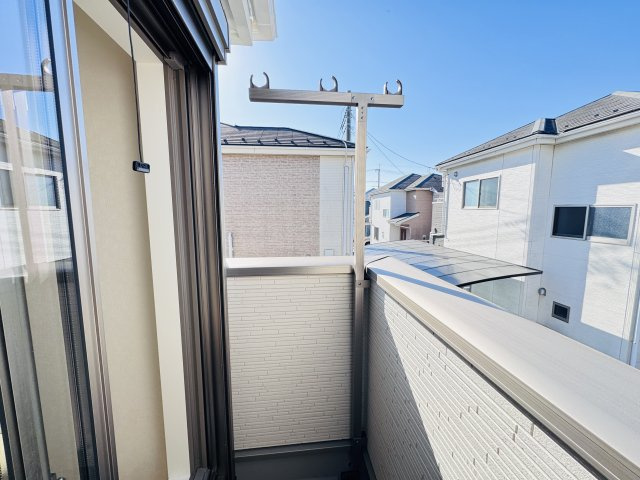 三郷市彦成１丁目新築戸建（彦成第６）のバルコニー|寝室前バルコニー