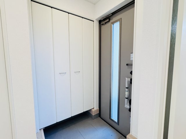 三郷市彦成１丁目新築戸建（彦成第６）の玄関|玄関ホール・シューズクローゼット