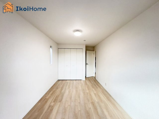 神戸市西区王塚台第6　7号棟　新築戸建の寝室|【ホームページに現地動画掲載中】●年中無休：当日予約可●収納も広く、荷物が多いお子様なども安心です。