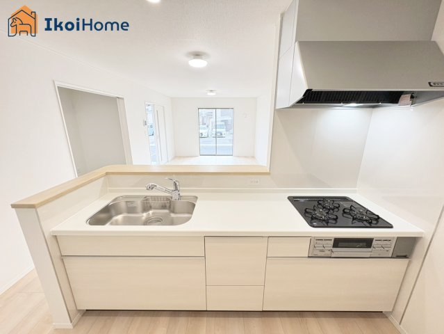 神戸市西区王塚台第6　7号棟　新築戸建のキッチン|【ホームページに現地動画掲載中】●年中無休：当日予約可●人気の対面キッチン♪調理スペースもゆったり！