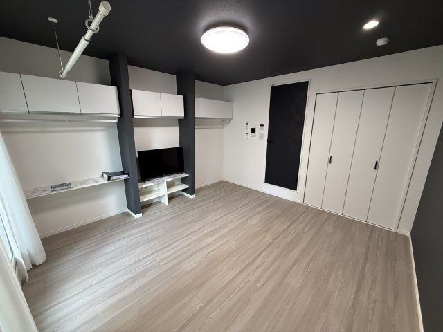 ジーイートワの洋室