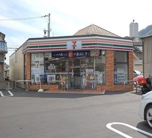 ヴィラ　クレールの周辺|セブンイレブンまで900m