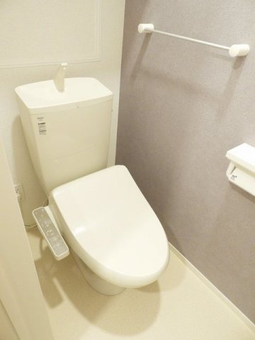 アメニティ　イーストのトイレ|ゆったりとした空間のトイレです