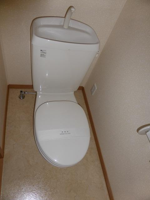 ディアハイム江波のトイレ|ゆったりとした空間のトイレです