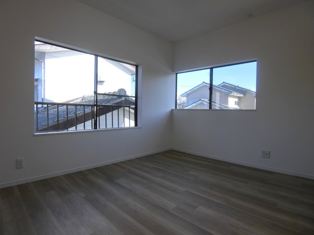新発田市山崎の洋室