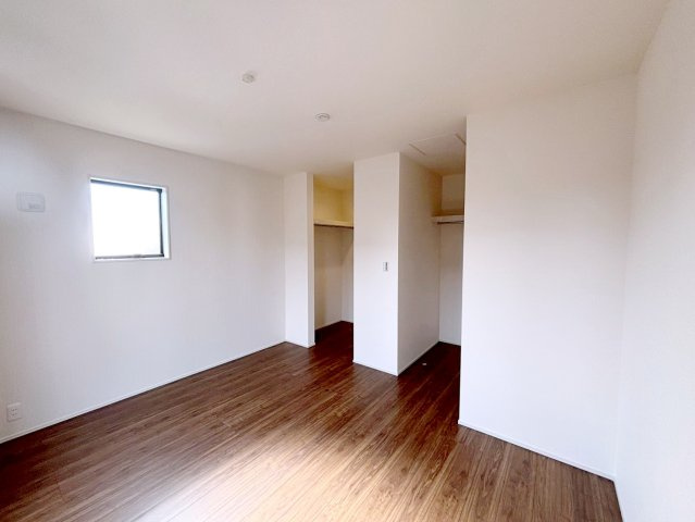 島田市旭3丁目／　新築戸建の洋室