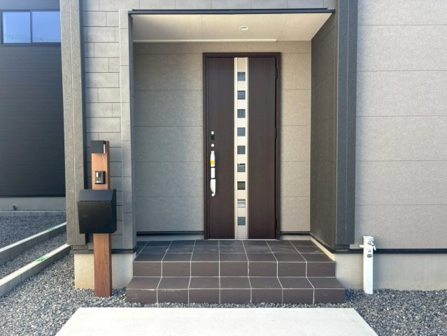 島田市旭3丁目／　新築戸建のエントランス