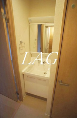 【洗面所】 | ＦＩＣＡＳＡ中目黒 | 独立洗面台です。