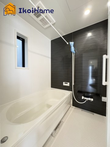 神戸市西区王塚台第6　8号棟　新築戸建の浴室|【ホームページに現地動画掲載中】●年中無休：当日予約可●足を伸ばしてご入浴いただける広々とした浴槽♪