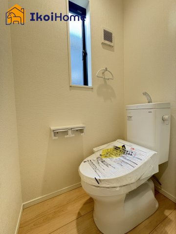 神戸市西区王塚台第6　8号棟　新築戸建のトイレ|【ホームページに現地動画掲載中】●年中無休：当日予約可●トイレが2か所あるので夜中もや朝も楽ちん。