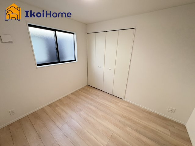 神戸市西区王塚台第6　8号棟　新築戸建の寝室|【ホームページに現地動画掲載中】●年中無休：当日予約可●２倍の断熱効果がある全居室ペアガラス標準装備