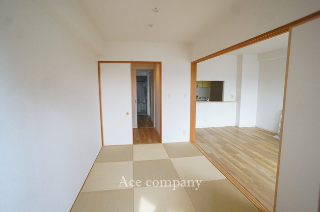 【寝室】 | リバーガーデン平野駅前ECO | 【和室：約6.5帖】