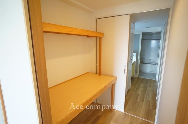【収納】 | リバーガーデン平野駅前ECO | 【ウォークスルークローク内】「和室6.5帖」と「洗面室」の間にあります♪
