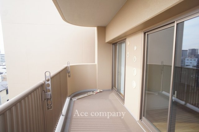 【バルコニー】 | リバーガーデン平野駅前ECO | 十分な広さの南向きバルコニー☆陽当り良好☆スロップシンク完備です☆