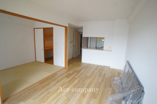 【居間・リビング】 | リバーガーデン平野駅前ECO | 【LDK：約14.4帖】