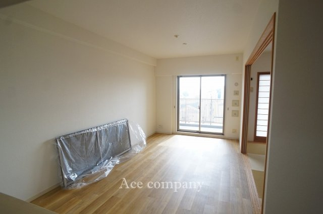 【居間・リビング】 | リバーガーデン平野駅前ECO | 【LDK：約14.4帖】