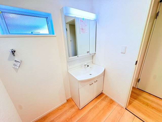 八女市蒲原新築建売の独立洗面台
