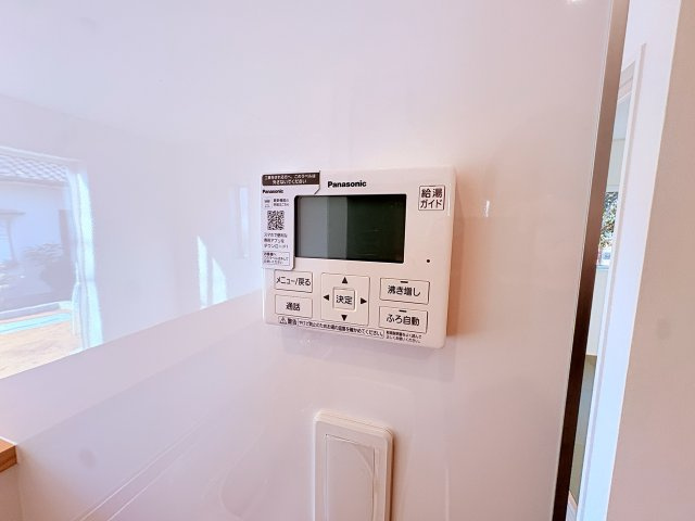 八女市蒲原新築建売の発電・温水設備