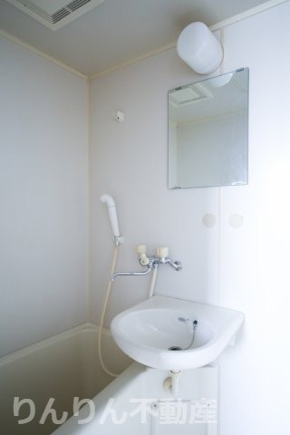 【洗面所】 | 昭和ハイツ | 忙しい朝には欠かせない洗面所です